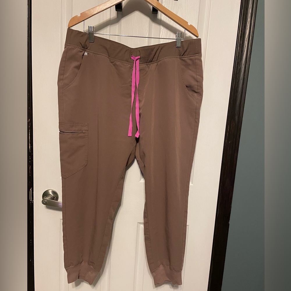 Figs Zamora Jogger petite Scrub Pants Size XXL.